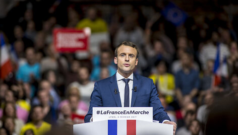 Emmanuelis Macronas nusitaikė į antrąjį prezidento rinkimų turą.