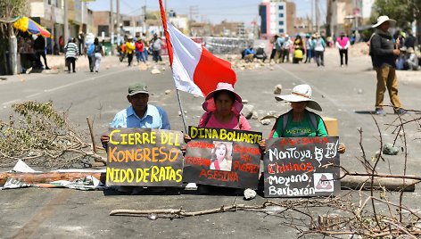 Protestuotojai Peru pradėjo Panamerikos greitkelio blokadą