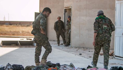 Kurdų apsaugos būriai atkovotoje teritorijoje Sirijos pietuose