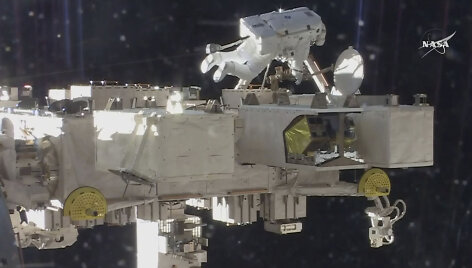 NASA astronautai prie TKS sumontavo naujas auk&scaron;tos rai&scaron;kos kameras
