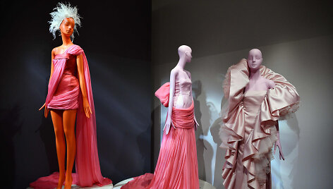 &bdquo;Giambattista Valli&ldquo; 2020 m. pavasario ir vasaros kolekcijos modeliai