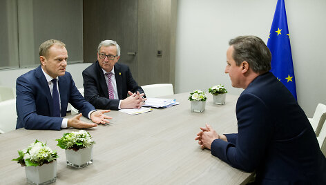 Donaldas Tuskas, Jeanas-Claude'as Junckeris ir Davidas Cameronas