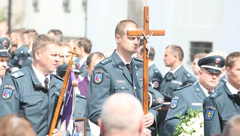 Telšiai palydi žuvusį pareigūną Liudą Šimkų į paskutinę kelionę