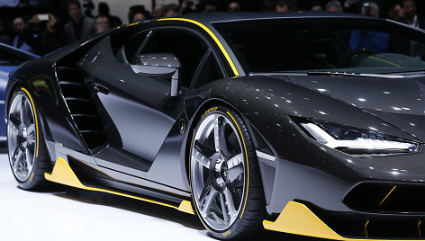 „Lamborghini Centenario LP770-4“ pristatytas Ženevoje