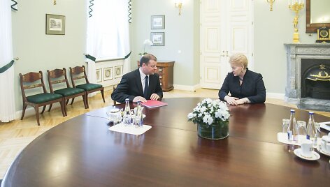 Prezidentė Dalia Grybauskaitė susitiko su vidaus reikalų ministru Sauliumi Skverneliu