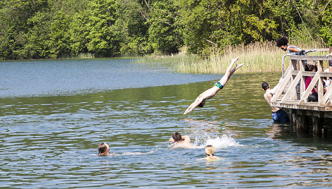 Pirmadienis prie Žaliųjų ežerų