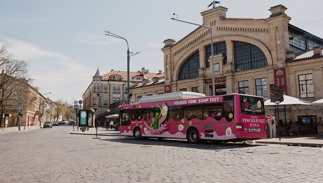 &Scaron;altibar&scaron;čių festivalio autobusas