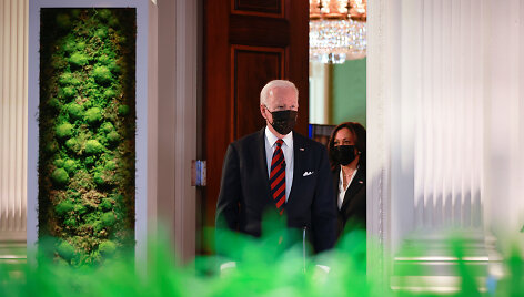 J.Bidenas atidarė vir&scaron;ūnių susitikimą klimato klausimais