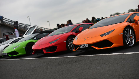 Superautomobilių ekspozicija „Blancpain GT Series Sprint Cup“ lenktynių metu