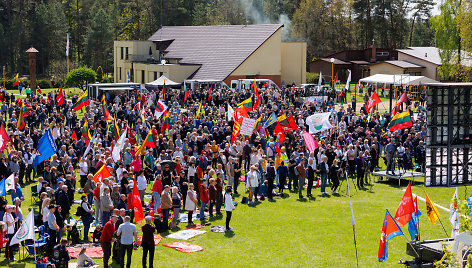 Kauno rajone surengtas „Didysis šeimų gynimo maršas“