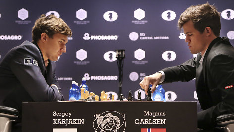 Sergejus Karjakinas ir Magnusas Carlsenas