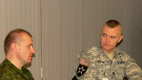 Susitikimas su JAV kariuomenės Sausumos pajėgų Europoje operacijų grupės vadu pulkininku Johnu Norrisu