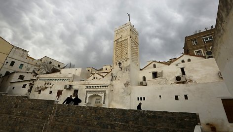 Alžyro mieste išlikę osmanų laikų Kasba tvirtovė ir Didžioji mečetė su minaretu