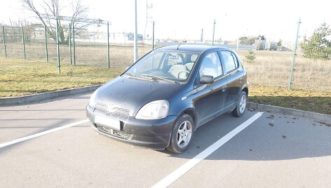 Automobilis, kuriuo buvo vežamos kontrabandinės cigaretės