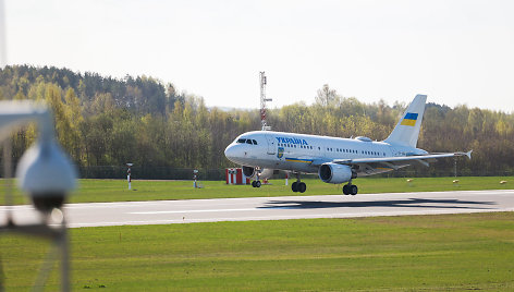 Vilniuje nusileido Ukrainos Prezidento V. Zelenskio lėktuvas