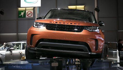 Paryžiuje debiutavo penktos kartos „Land Rover Discovery“ 