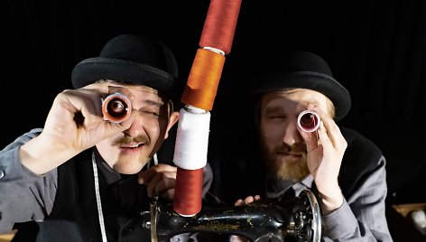 Klaipėdos lėlių teatro premjerinis spektaklis „Istorijos iš FLUXUS dėžutės“