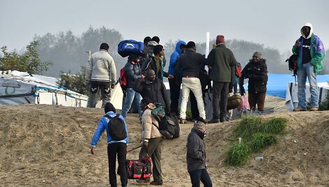 Ruo&scaron;iamasi evakuoti migrantų neteisėtą stovyklą &scaron;iauriniame Kalė uostamiestyje