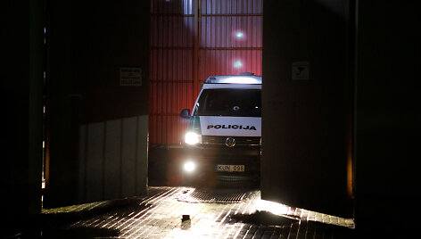 Policijos ma&scaron;ina tardymo izoliatoriaus kieme