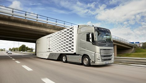 „Volvo FH“ sunkvežimis su „I-Save“ sistema