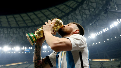 Lionelis Messi su pasaulio čempionų taure