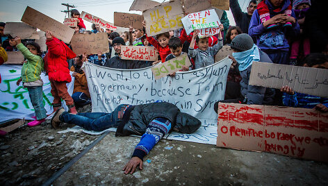 Idomeni stovykloje prieglobsčio pra&scaron;ytojai surengė protesto akciją