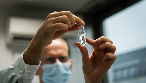 Rusi&scaron;ka vakcina &bdquo;Sputnik V&ldquo; jau yra pasiekusi Vengriją