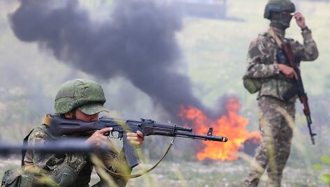 Karinės pratybos / Alexander Reka / ZUMAPRESS.com