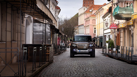 „Land Rover Defender“