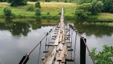 Beždžionių tiltas per Nerį Liucionių miestelyje