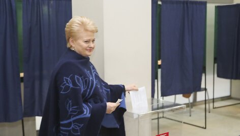 Dalia Grybauskaitė i&scaron; anksto balsavo savivaldybių tarybų rinkimų antrame ture