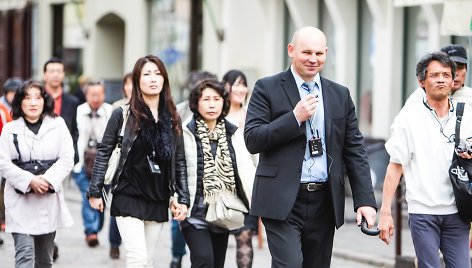 V. Milkovas su japonų grupe