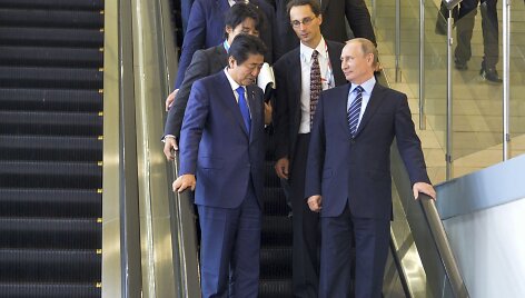 Shinzo Abe ir Vladimiras Putinas