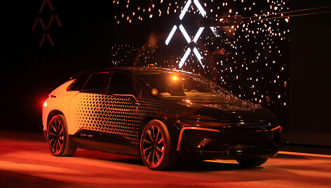 &bdquo;Faraday Future&ldquo; pristatė elektromobilį FF91