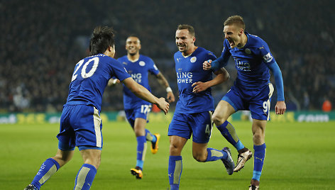 Shinji Okazaki, Danny Drinkwateris ir Jamie Vardy