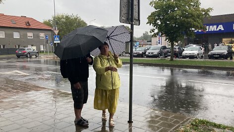 Penktadienio dieną &Scaron;ventąją užklupo neprognozuota liūtis