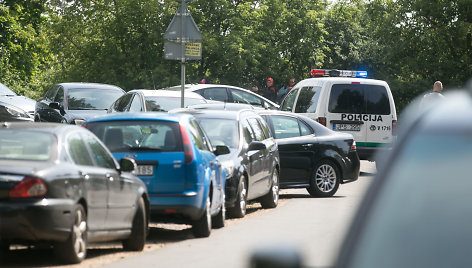 Policijos pareigūnai uždarė kelią prie Žaliųjų ežerų