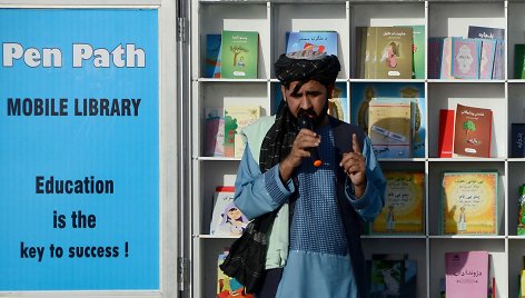 Sulaikytasis Matiullah Wesa prie keliaujančios bibliotekos