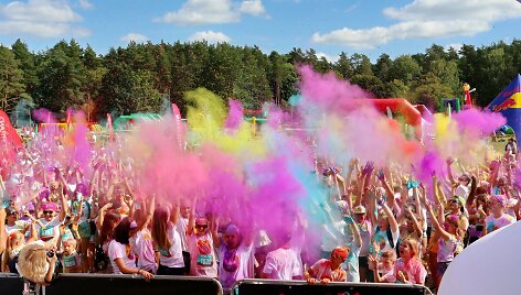 The Color Run bėgimo spalvų vakarėlis