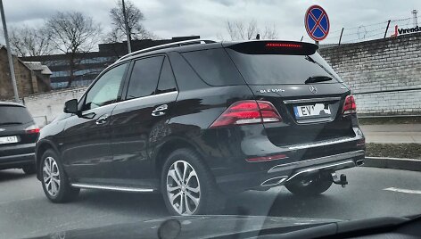 Mercedes su EV numeriais
