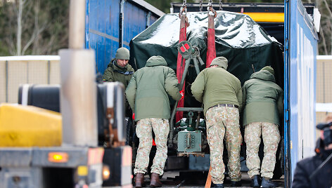 Prie&scaron;lėktuvinių pabūklų L-70 i&scaron;siuntimas į Ukrainą