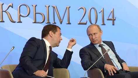 Dmitrijus Medvedevas ir Vladimiras Putinas