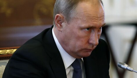 Rusijos prezidentas Vladimiras Putinas penktadienį ekonomikos forume Sankt Peterburge