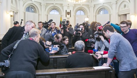 Sausio 13-osios teismo proceso pradžioje kaltinamasis Genadijus Ivanovas nevengė bendrauti su žurnalistais ir pateikė savąją įvykių versiją,