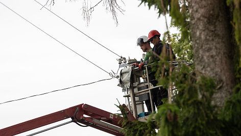 Elektros atstatymo darbai Airėnų kaime