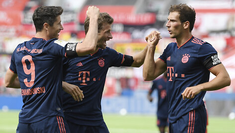 Robertas Lewandowskis, Thomas Mulleris ir Leonas Goretzka