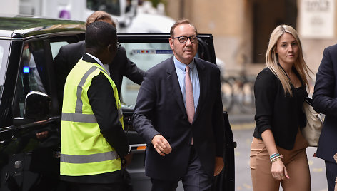 Kevinas Spacey atvyksta į Londono teismą