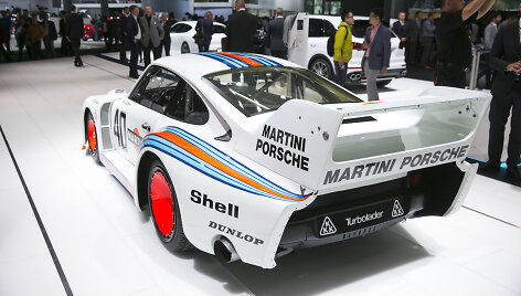 &bdquo;Porsche&ldquo; automobilių stendas Frankfurto automobilių parodoje