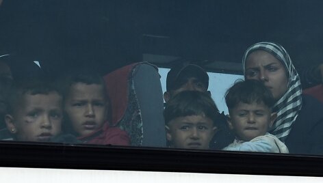 Graikija pradėjo evakuoti Idomenio migrantų stovyklą