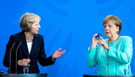 Theresa May ir Angela Merkel